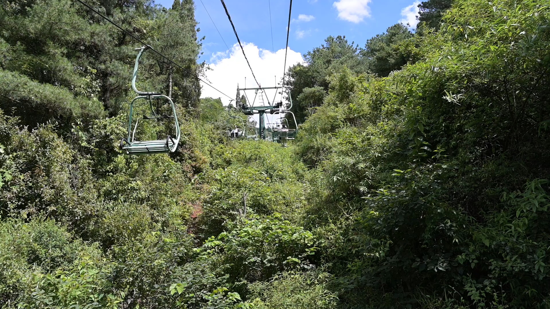 昆明西山景区做下索道看看风景