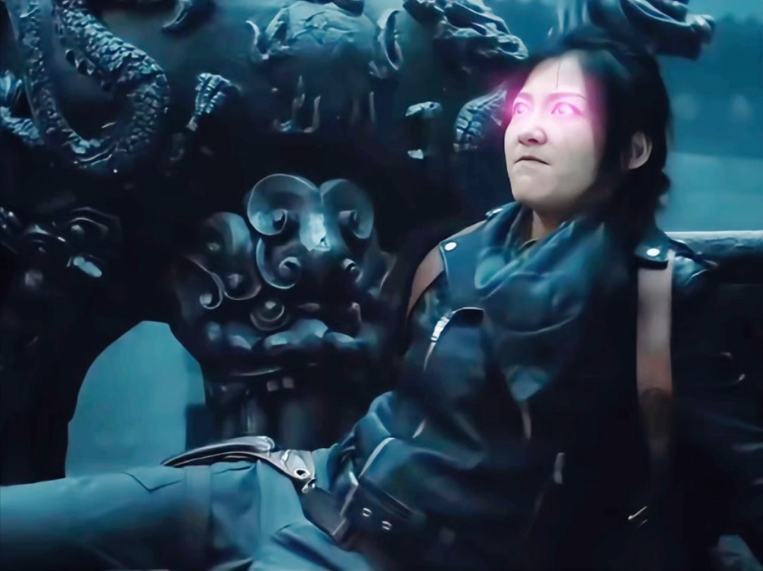 探墓中惊现飞天蜈蚣,险象环生