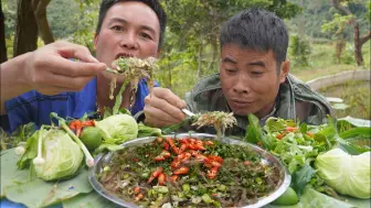 下载视频: 【泰国吃播】 池中的鲜虾尾