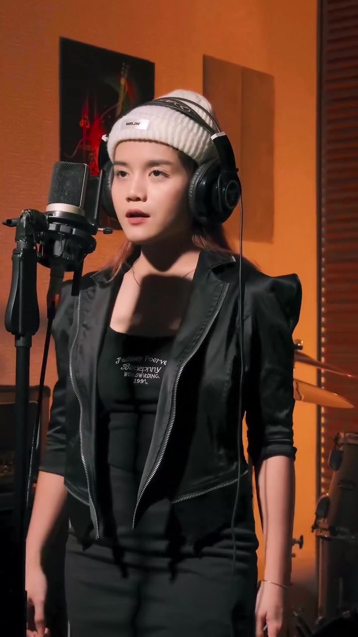 [封面] 丽莎 摇滚明星封面由.@ @ nadafid