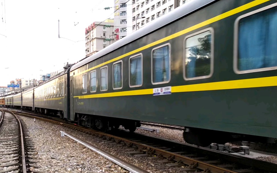 2020年10月22日k238次深圳西站太原站本务广铁广段df4b2526搭载25g车