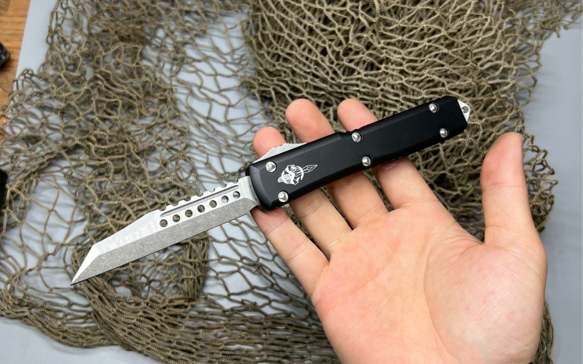 微技术 战犬 水果刀