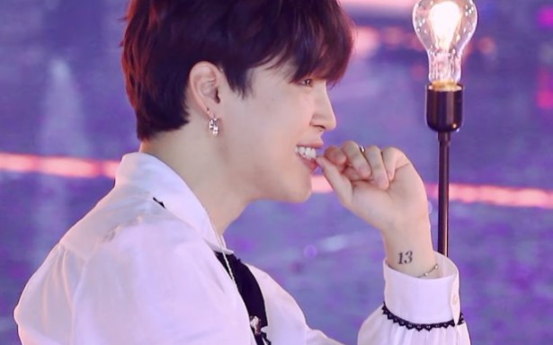 2022回归舞台ending是看阿米的时候眼睛总是亮晶晶的漂亮小王子智昮