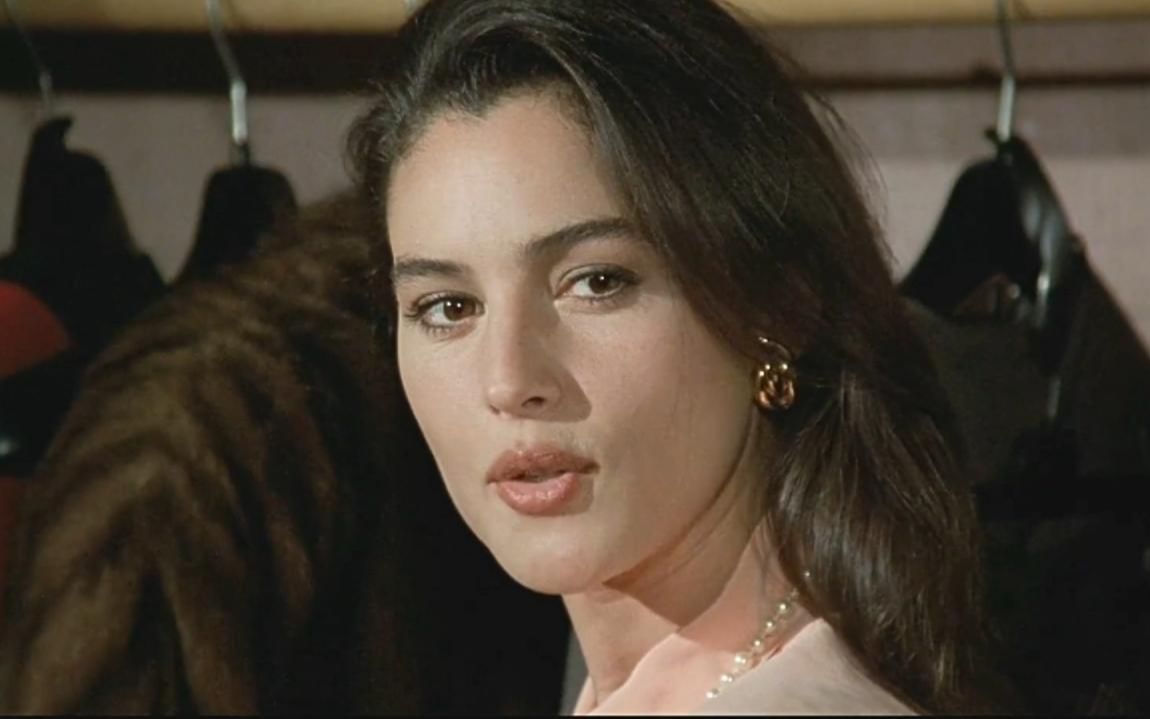 意大利高分伦理片,无数男人的梦想对象-莫妮卡贝鲁奇