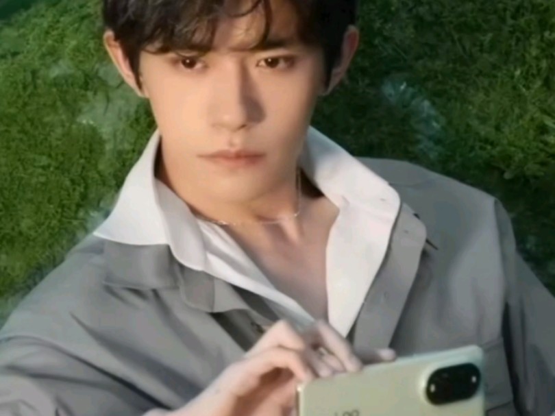 易烊千玺华为nova13代言广告