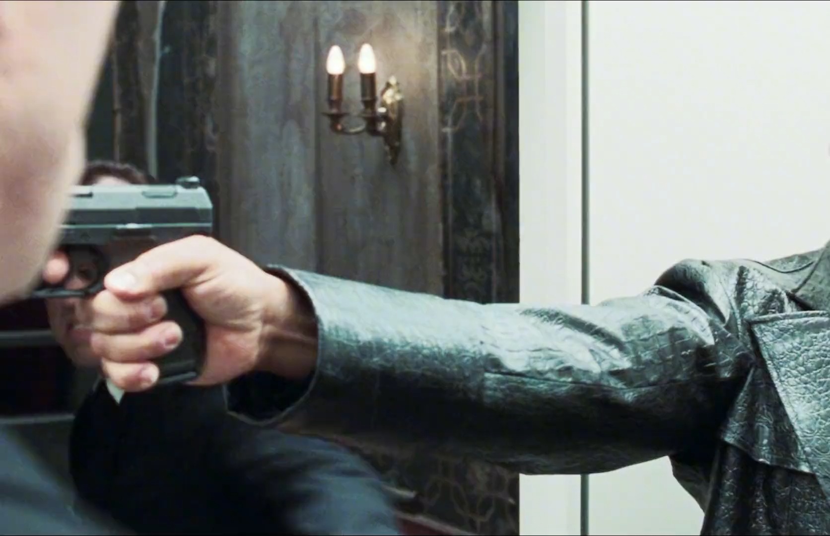 救世主尼奥为什么能在现实世界打败机械章鱼怪? #黑客帝国 #基努里维