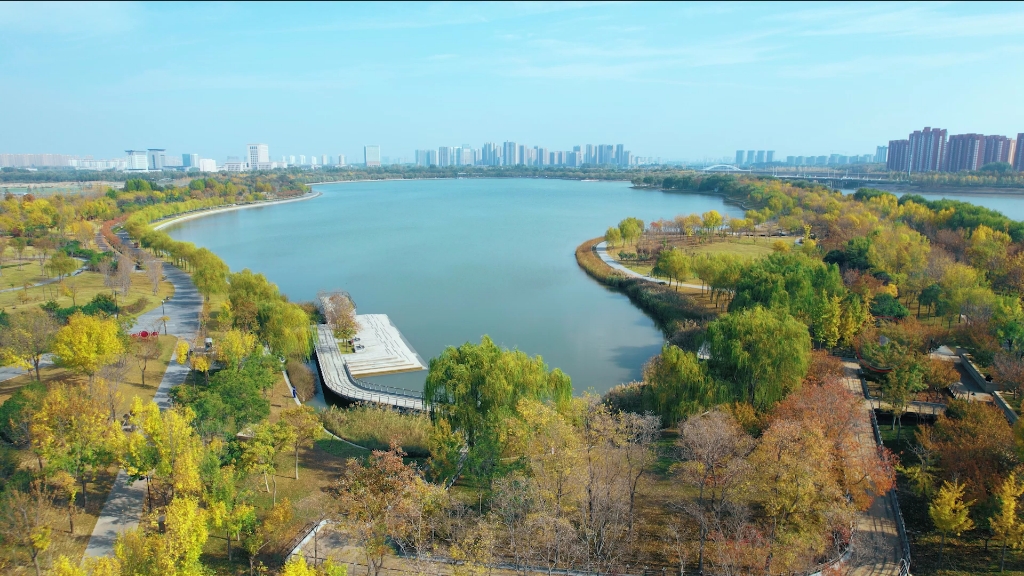 [图]秋日郑州象湖湖畔漫步，感受大自然的宁静与美好