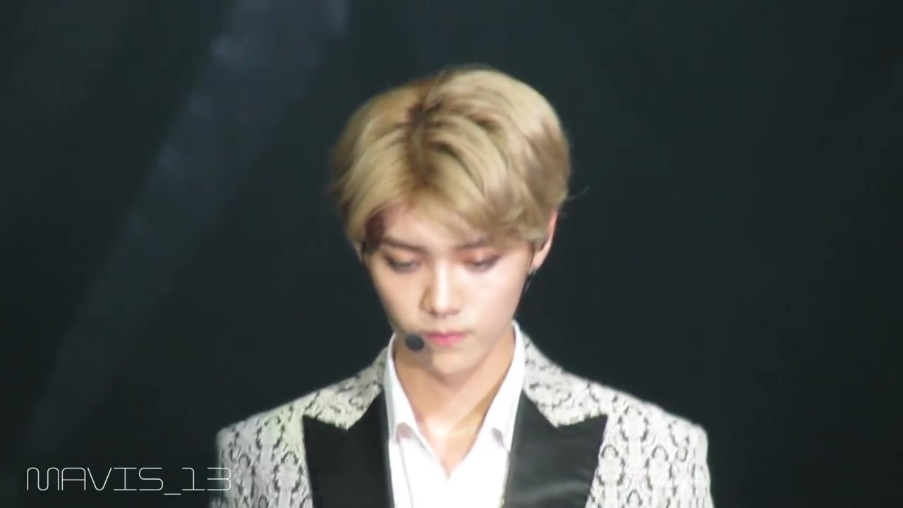 [图]Luhan鹿晗 focus- 140830 TLP in 广州 - Baby don't cry