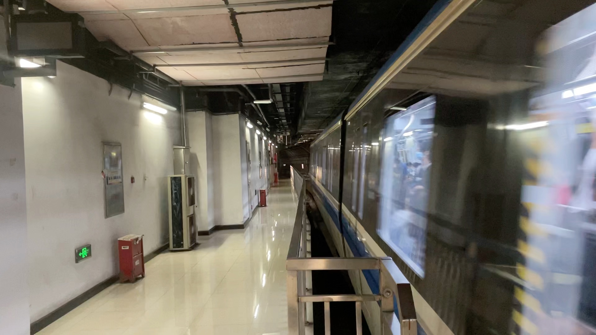 苏州地铁4号线04b01蓝胖子0427出北寺塔站