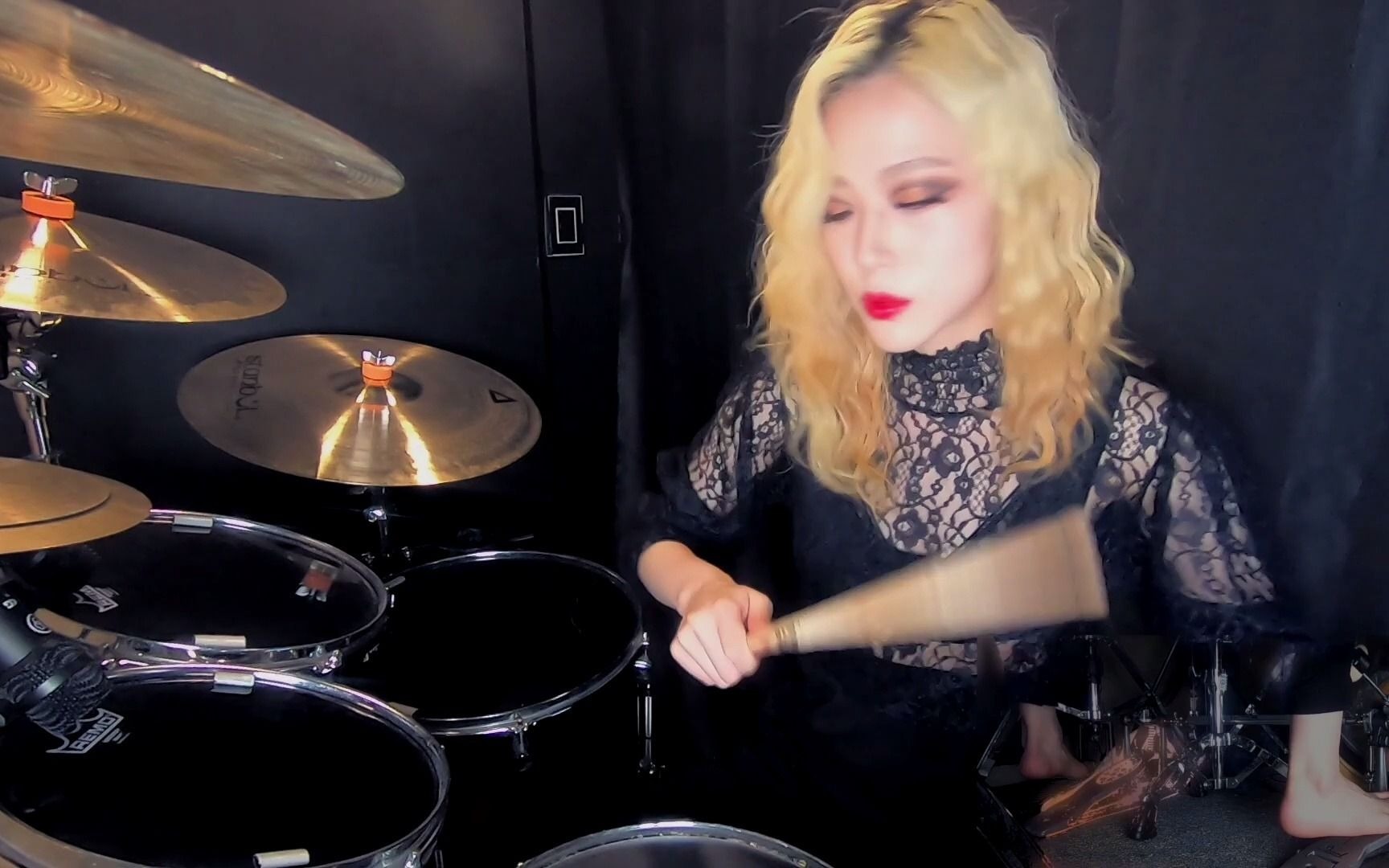 【架子鼓搬运】韩国小姐姐涅槃乐队(gani drum)