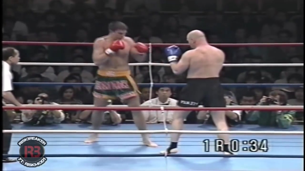 【重炮相遇 必有一挺】彼得ⷮŠ阿兹Peter Aerts VS 迈克ⷤ𜯧𚳥䚍ike Bernardo哔哩哔哩bilibili