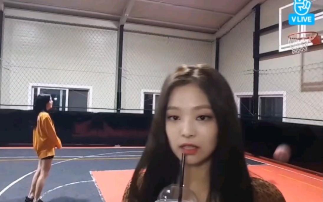 打啵jennie攻图片