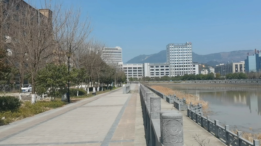 永嘉县桥头镇菇溪河边现拍