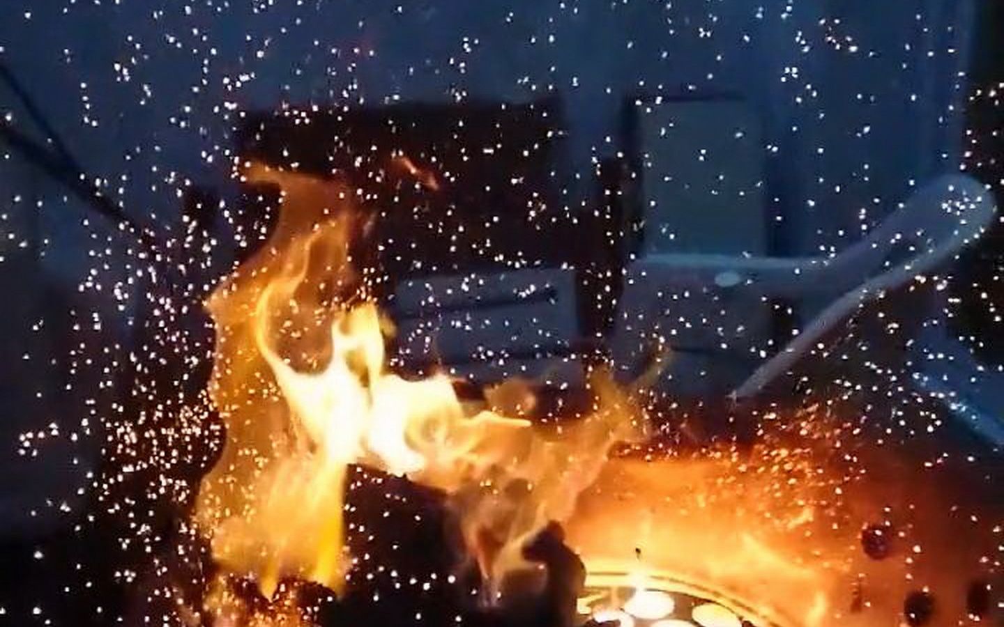 手机慢镜头星火点点