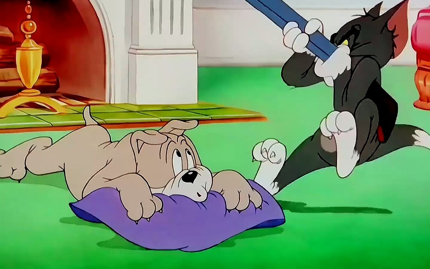 斯派克"我就想睡个觉,招惹谁了我"#猫和老鼠 #治愈系 #可爱到爆炸