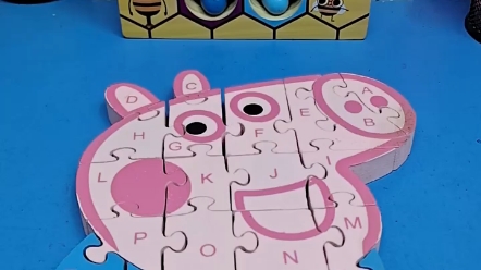 小猪乔治的玩具拼图