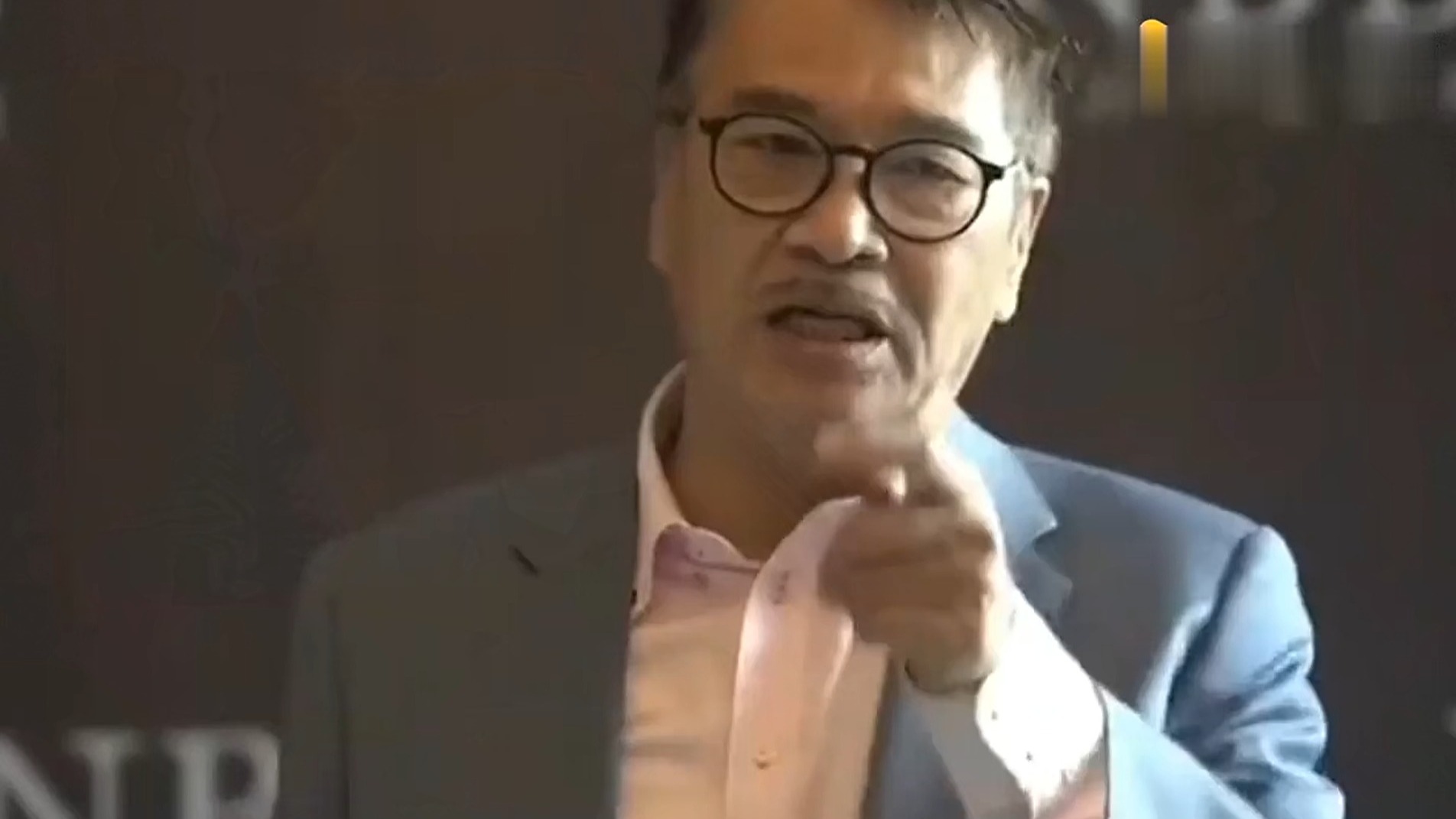 周润发得知吴孟达去世发声悼念:达哥一路走好