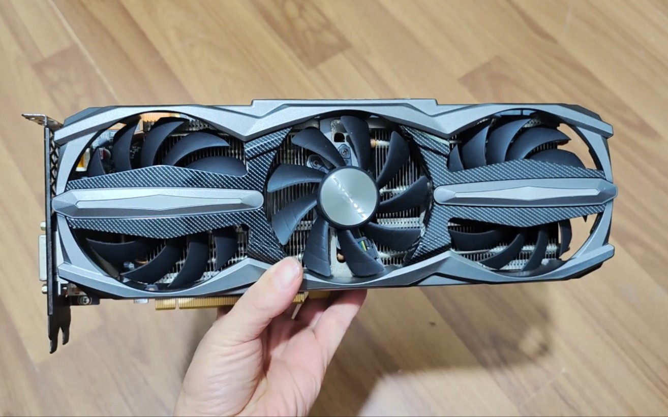 索泰gtx970至尊plus开机风扇转黑屏进水不认卡秒杀维修视频