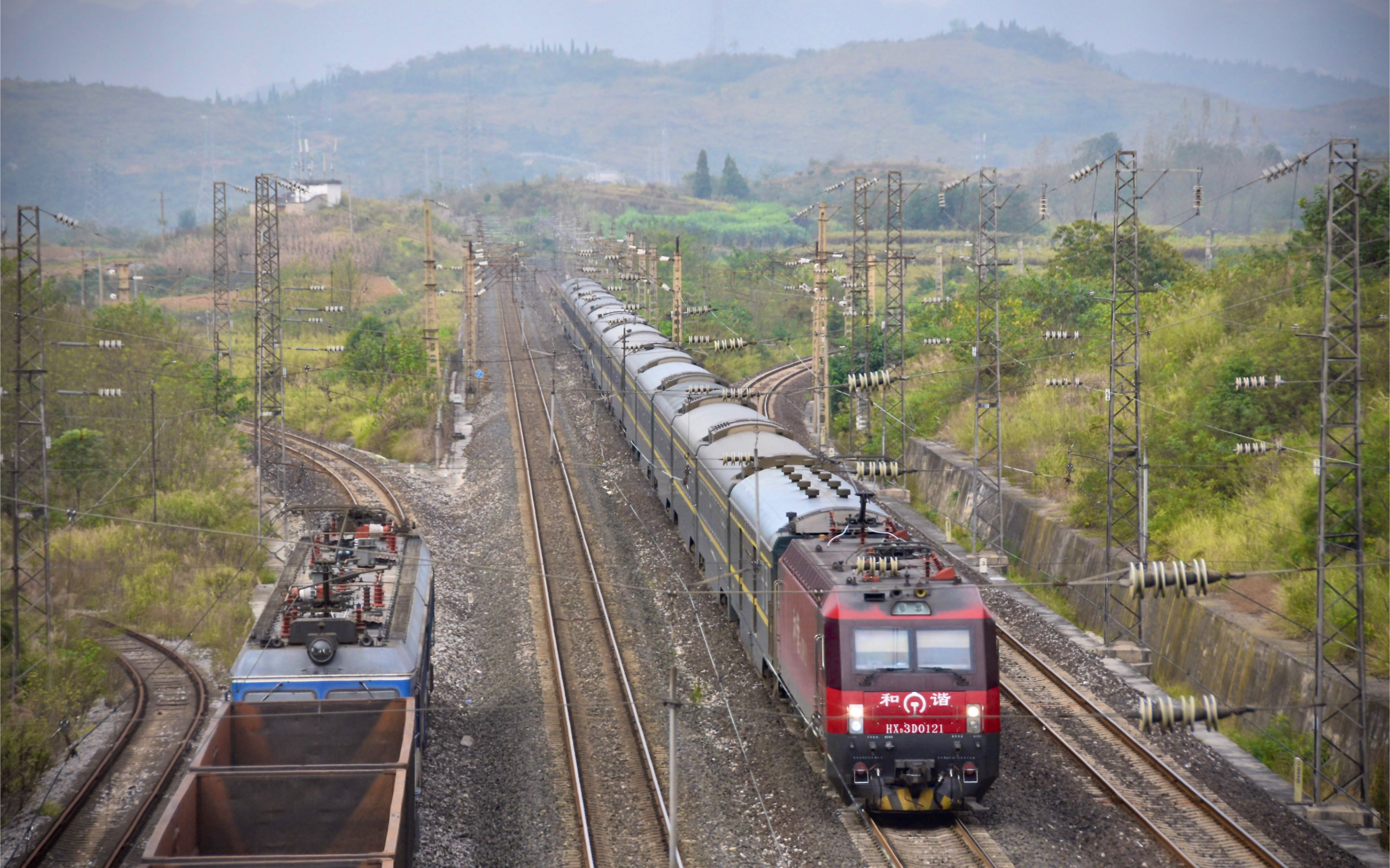 【4k】站在四线交汇,两城边界的黄桶火车站天桥上看车