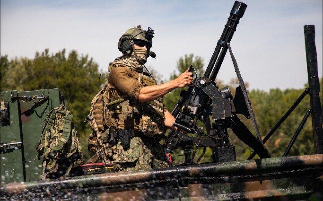 美国海军swcc特种舟艇队水上突击作战训练