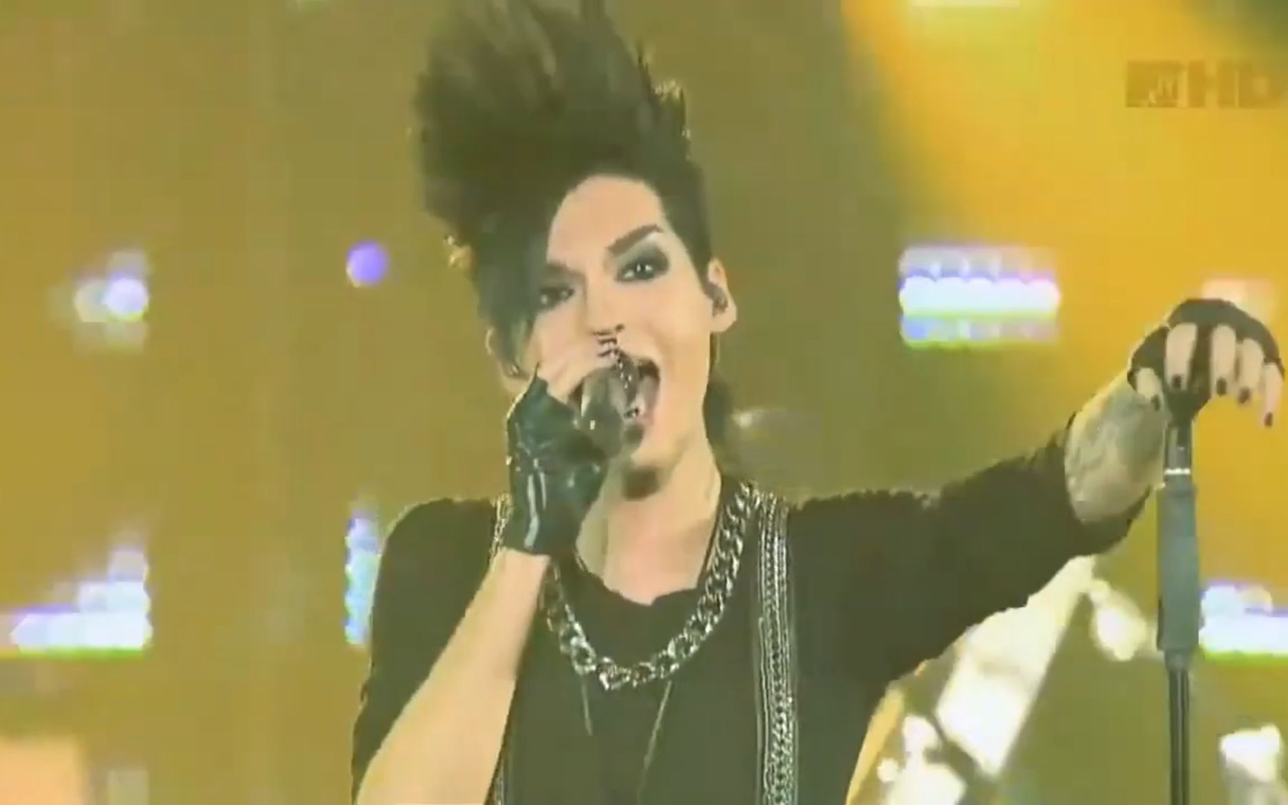 [图]Tokio Hotel - Alien (Live - Greece MTV Day World Stage 2009)