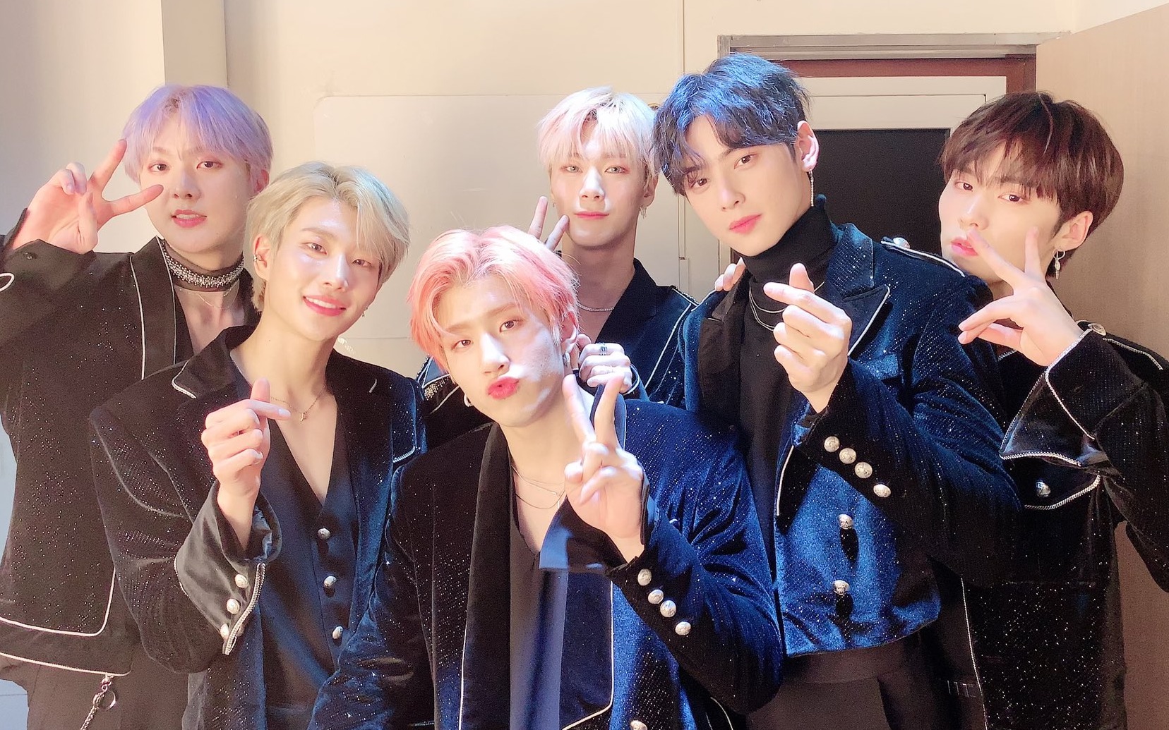 190126show音乐中心直拍 astro rocky "all night"