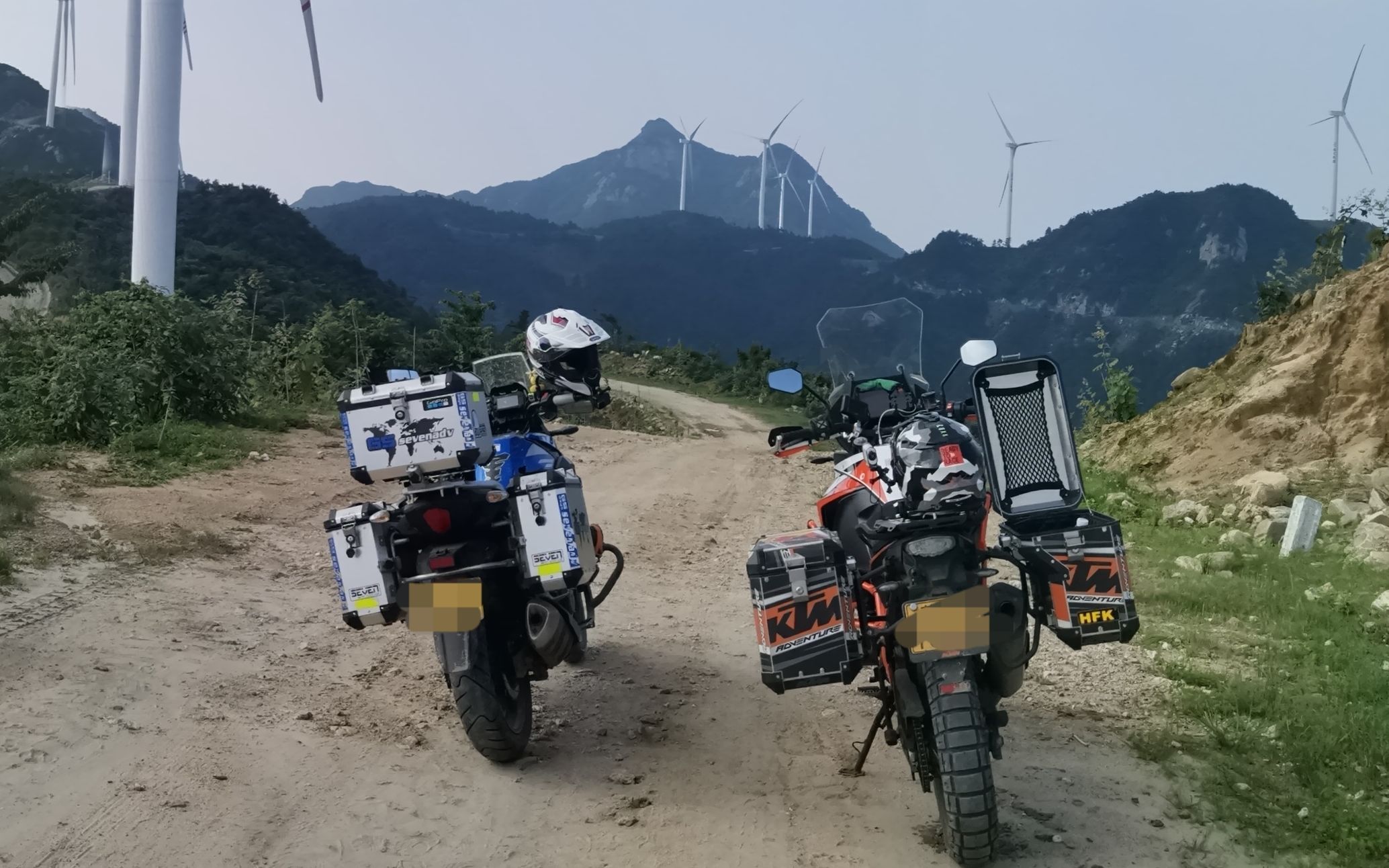 ktm1290 r半程“马丁公路”穿越记录,马鬃岭和尚坪进,风车群停哔哩哔哩bilibili