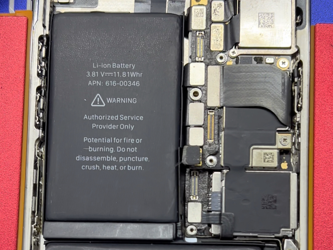 苹果x二修不开机,充电无反应