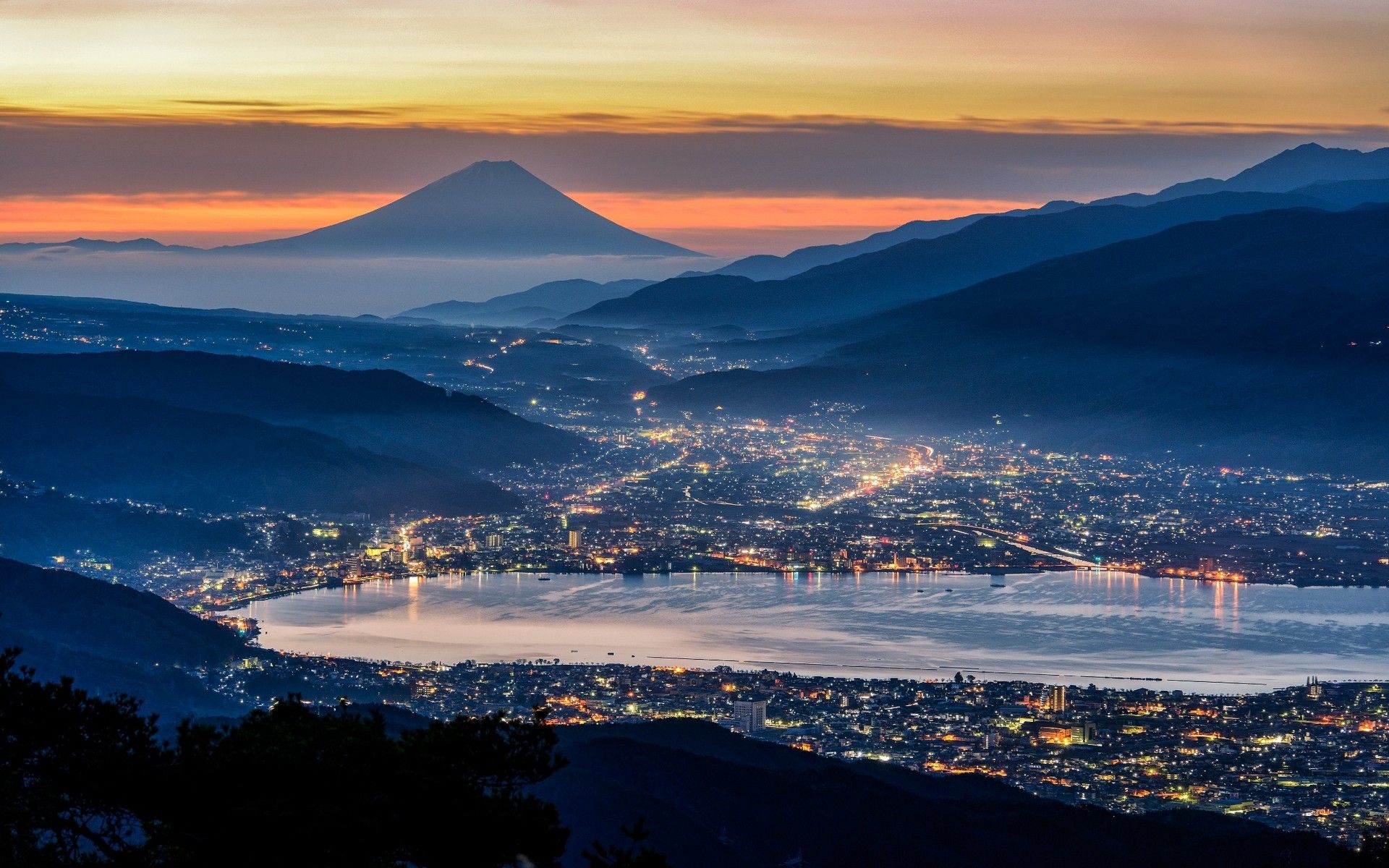 高ボッチ高原 富士山和诹访湖附近城市夜景