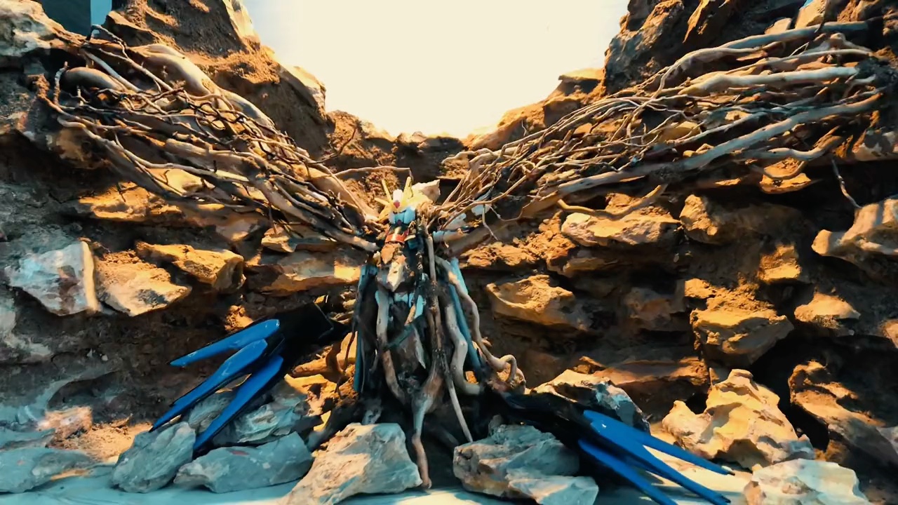 高达 自由强袭 鱼缸造景