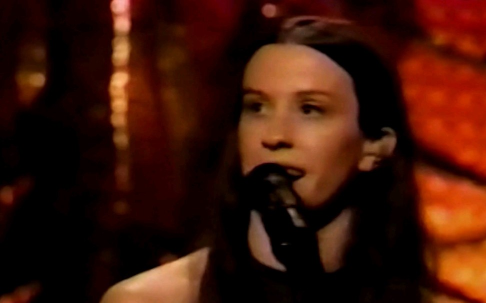 [图]Alanis Morissette - Ironic (Live from MTV Unplugged ,1999)