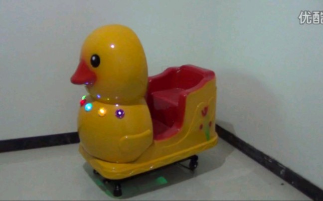 小黄鸭摇摇车摇摆机