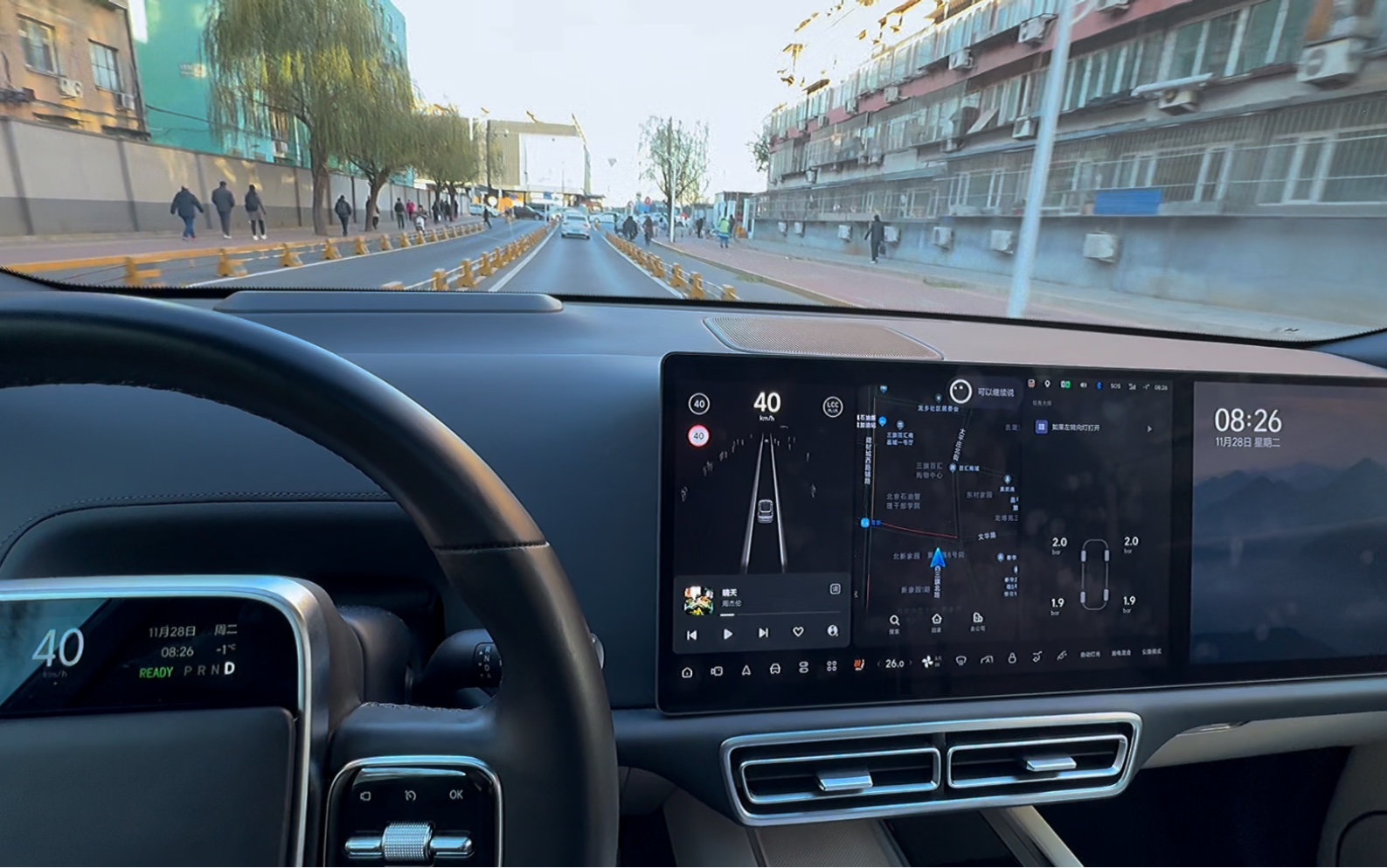 来感受一下理想l9的车内驾驶视角