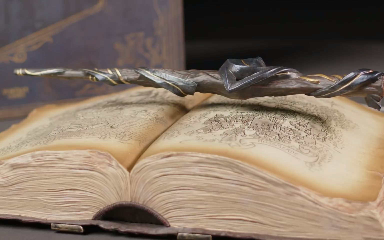 魔法书底座与悬浮魔杖!《霍格沃茨 遗产》收藏版官方开箱视频公布