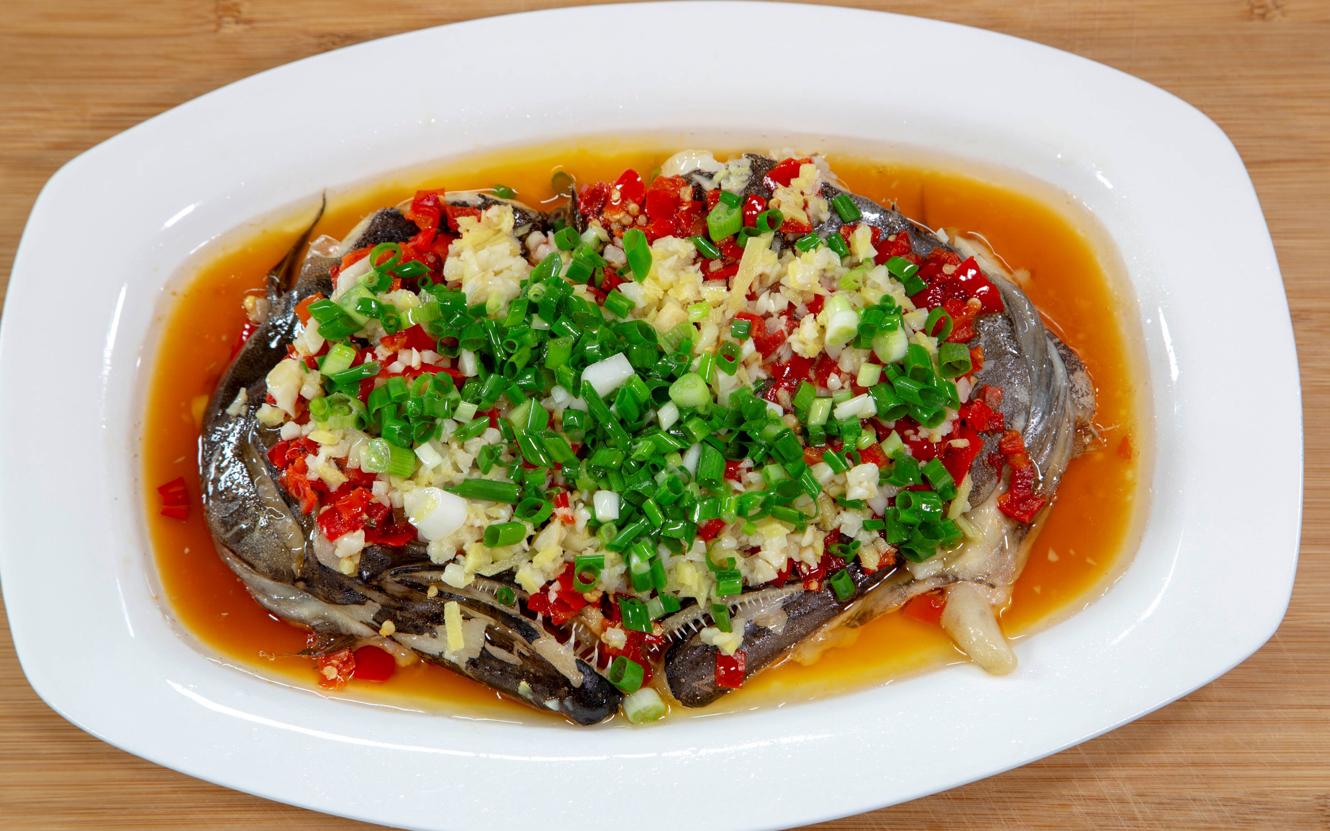 【剁椒鸦片鱼头】这做法味很美,可是鱼头很丑_哔哩哔哩_bilibili