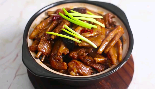 老广们秋冬季的最爱的鸭掌翼煲还可以打火锅快来找班班拿秘方关注我