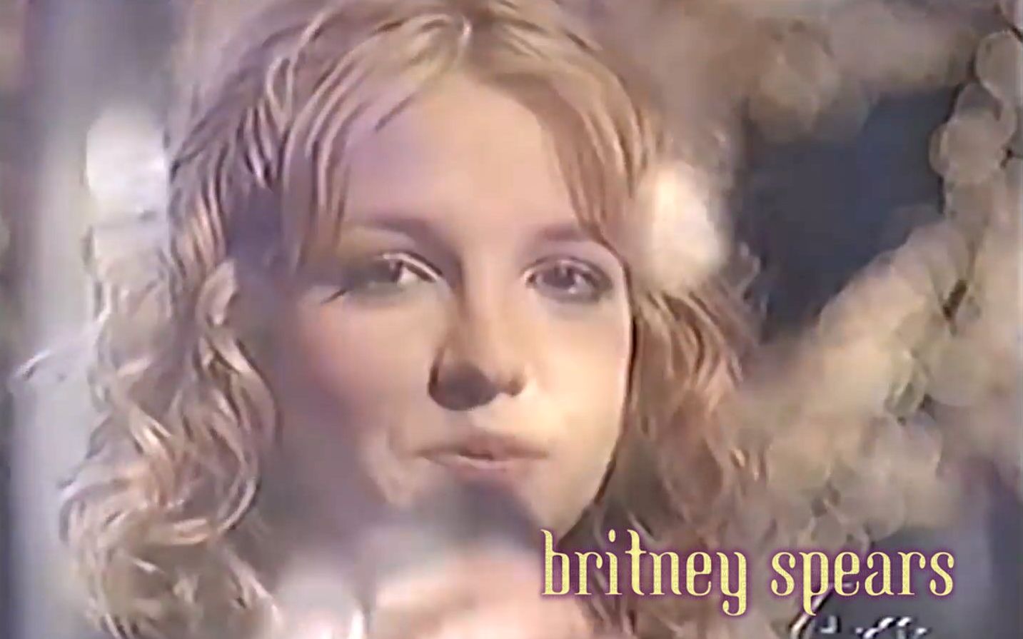 [图]【超甜布兰妮真唱】Britney Spears - From The Bottom Of My Broken Heart 1999