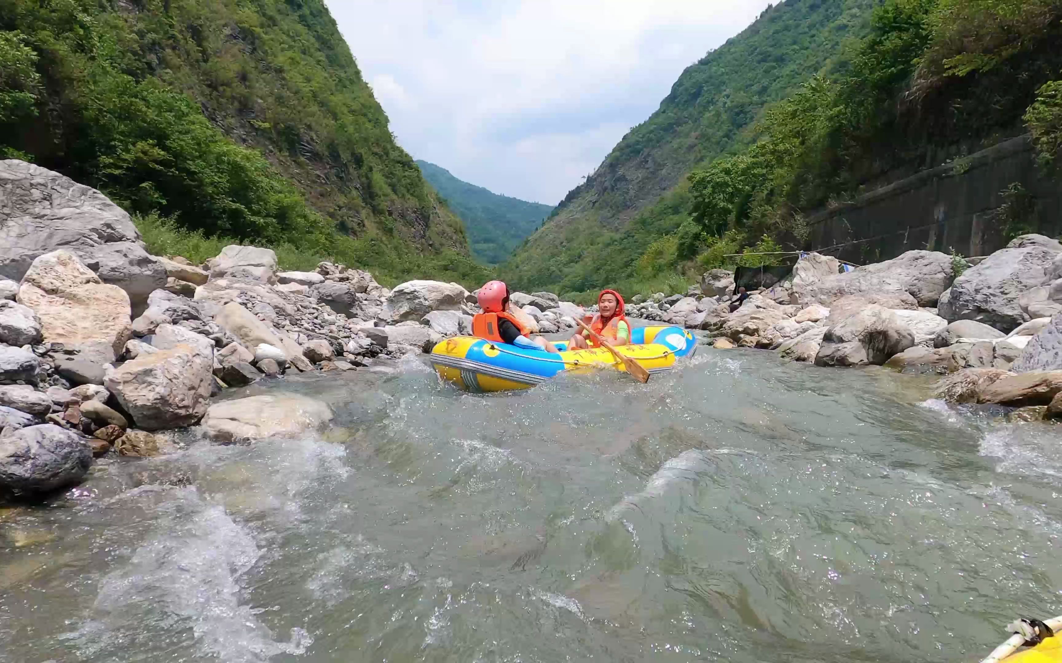千佛山大峡谷漂流