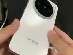 Descargar video: vivo x200 pro mimi一晚体验，微信视频防抖没适配