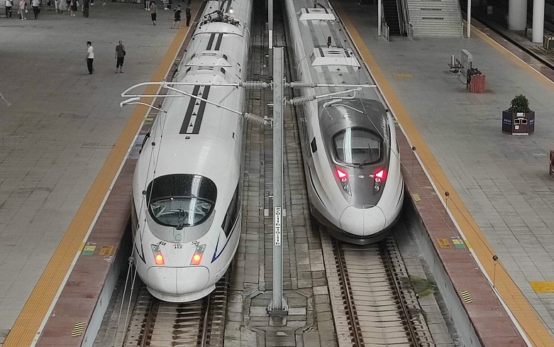 广铁局车底crh2e-2461杭深铁路通过实录