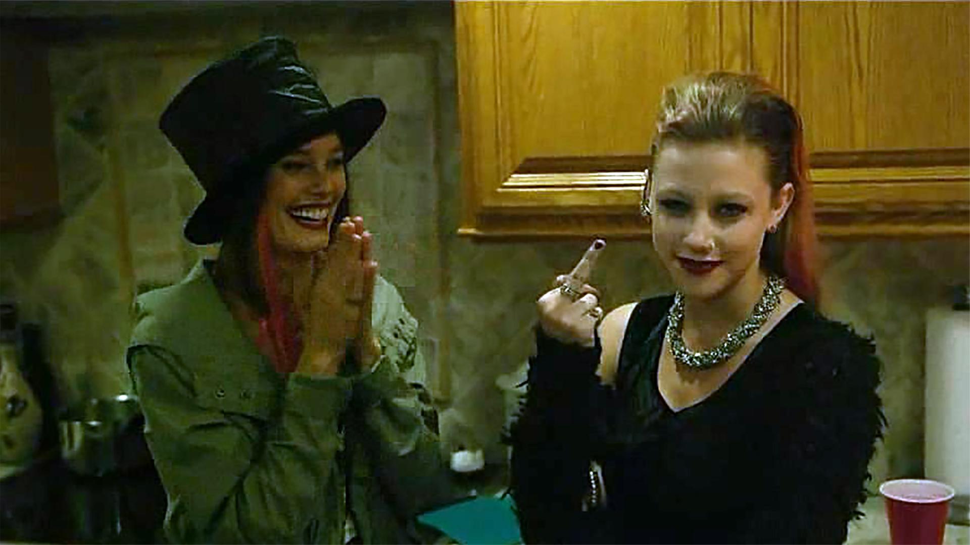 他把摄像头装在邻居家后,看到了不该看的,美国电影《好邻居》