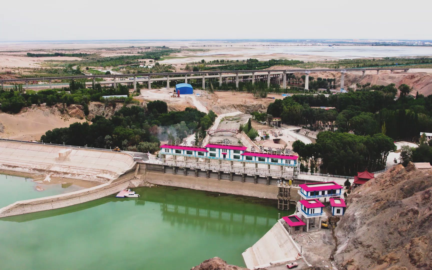 七月的金塔鸳鸯池水库