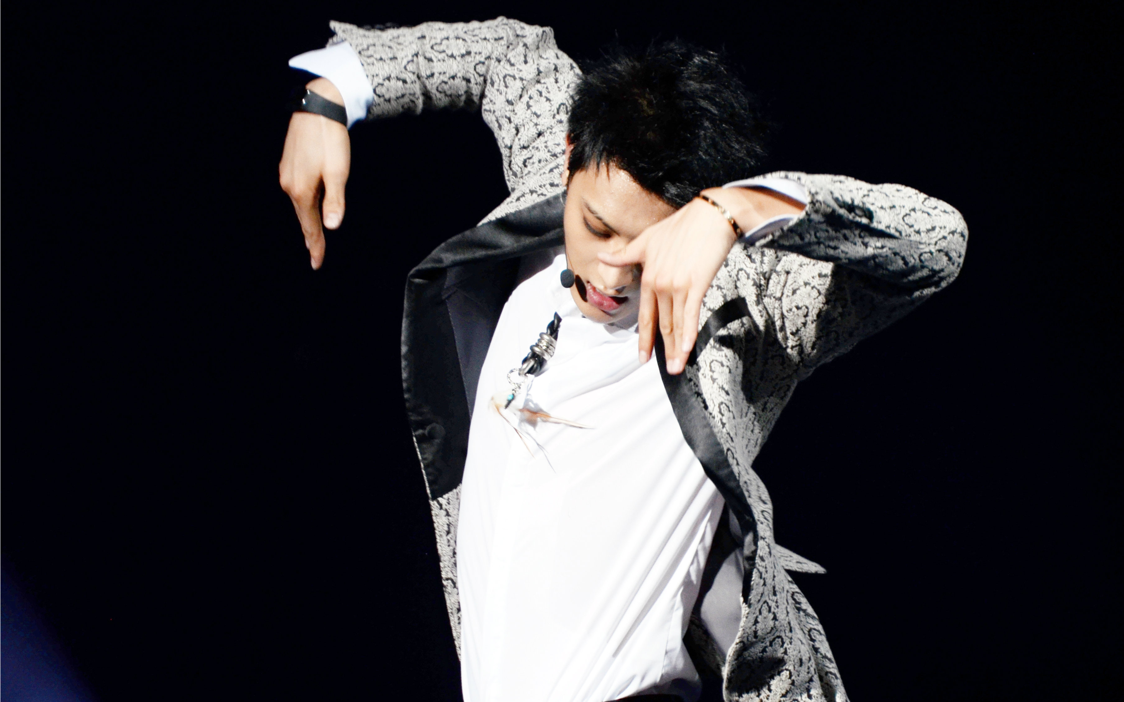 【黄子韬】exo一巡 love love love 饭拍合集