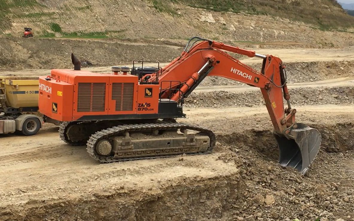 日立zx870 lch-3挖掘机砂石装车