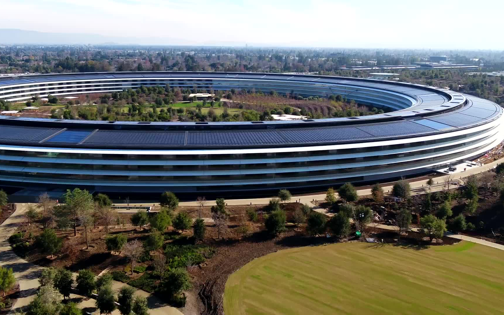 壮观的苹果总部apple_park航拍欣赏
