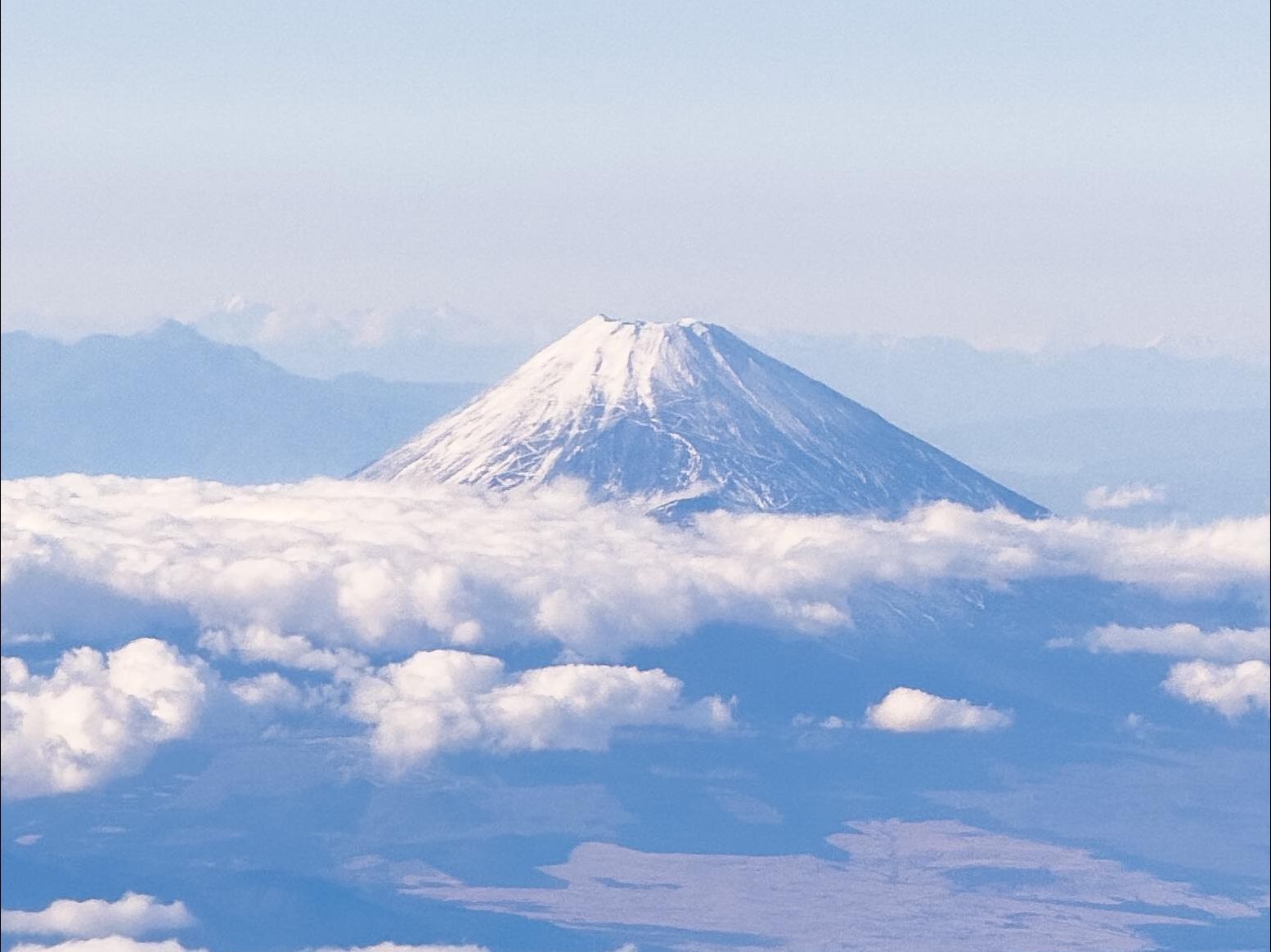 飞机上拍到了绝美富士山91