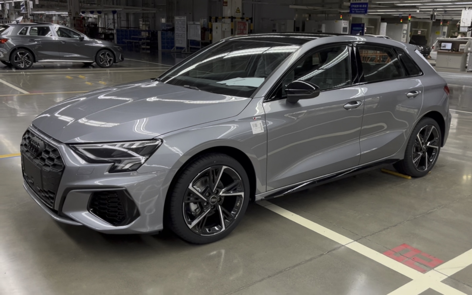 23款奥迪a3鸡飓风灰两厢时尚运动版静态欣赏