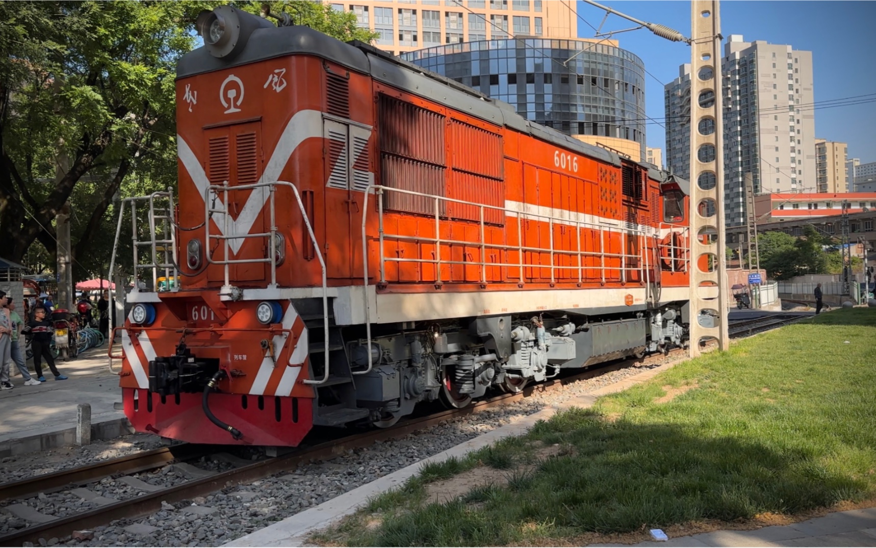 【4k】西局安段df7b-6016检修完成出库宝鸡机车检修厂 斗鸡道口