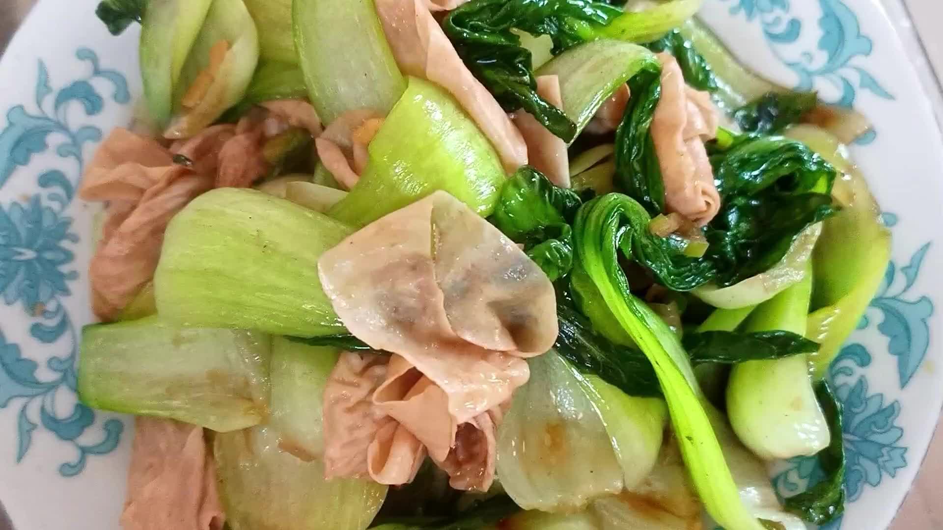 家常菜,"豆腐皮炒油菜",翠绿鲜嫩,健康营养又好吃.