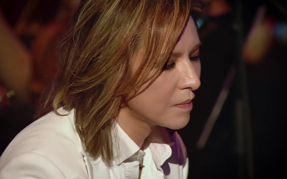 [图]YOSHIKI Live at Carnegie Hall NY - Moonlight Sonata - Beethoven 月光 ニューヨーク カーネギーホ